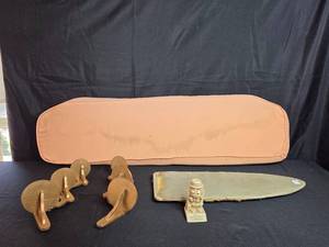 lot 49 image: Vintage Set Pottery Stand, Painting Board, and Decorative Statue
