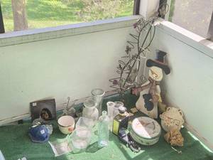 lot 52 image: Assorted Household Decor and Glassware Collection