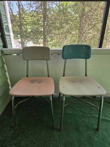 lot 54 image: Pair of Retro Metal Chairs with Colored Seats