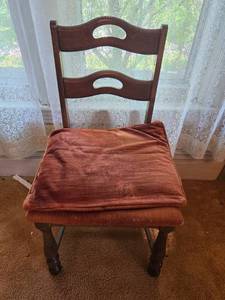 lot 62 image: Wooden Dining Chair with Cushion