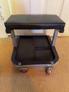 lot 80 image: Adjustable Mechanic Creeper Stool with Storage Tray