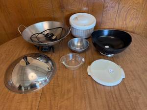 lot 86 image: Kitchenware Set with Farberware Electric Skillet, Salad Spinner, and Bowls