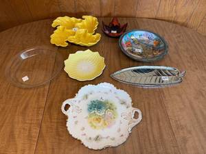 lot 87 image: Assorted Set of Decorative Plates and Trays