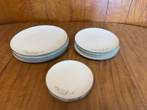 lot 91 image: Set of Vintage Floral Design Porcelain Plates