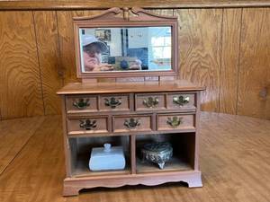 lot 107 image: Vintage Wooden Vanity Jewelry Box Set with Trinket Boxes