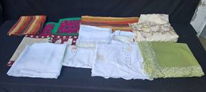lot 118 image: Collection of Various Tablecloths and Linens