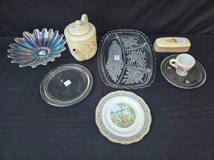 lot 121 image: Vintage Household Collection Ceramic Teapot, Glass Dishes, and More