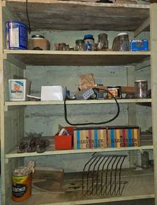 lot 139 image: Assortment of Vintage Hardware and Household Items