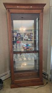 lot 181 image: Wooden Glass Display Cabinet with Shelves