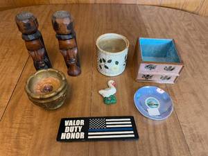 lot 186 image: Assorted Decorative Home Items Including Wood Carvings and Trinkets
