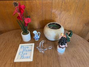 lot 210 image: Assorted Home Decoration Items Featuring Planter and Figurine