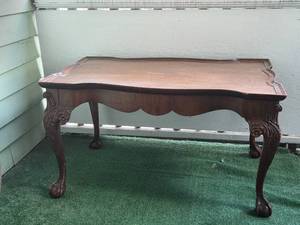 lot 217 image: Vintage Wooden Coffee Table with Carved Legs