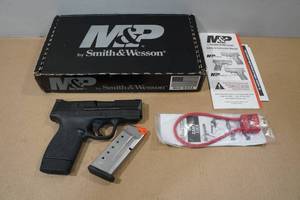lot 6 image: Smith & Wesson M&P 45 Shield M2.0 .45 ACP Semi-Auto Pistol - 2 Magazines