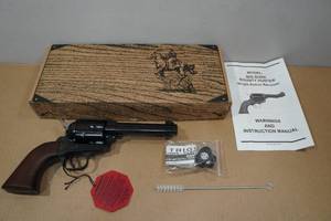 lot 8 image: NEW EAA Bounty Hunter Single Action .44 Magnum Revolver - 4.5 Barrel