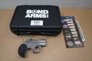 lot 13 image: Bond Arms Rough N Rowdy .45 Colt.410 Bore Derringer Style Pistol