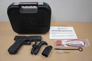 lot 14 image: Glock 17 Gen 4 9mm Semi-Auto Pistol