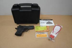 lot 21 image: Rock Island Baby Rock Sub-Compact 1911 Style .45 ACP Semi-Auto Pistol