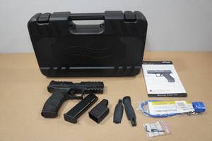 lot 26 image: Walther PDP 9mm Semi-Auto Pistol - 2 Magazines