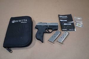lot 31 image: Beretta Pico .380 Auto Semi-Auto Carry Pistol - 3 Magazines