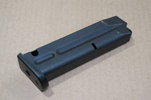 lot 89 image: Beretta 9mm 10 Round Magazine