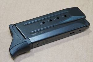 lot 92 image: Ruger SR9 9mm 9 Round Magazine