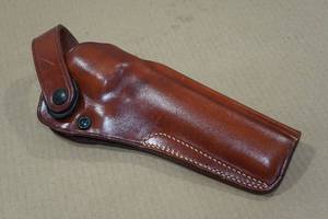 lot 133 image: Galco H109T Molded Leather Holster