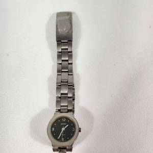 lot 19 image: Womans Nelsonic Quartz Wrist Watch Stainless Back Fair Condition Running