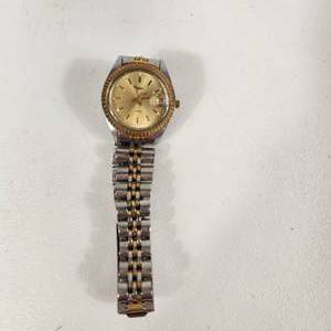 lot 28 image: Womans Timex GoldSilver Wrist Watch With Date Great Condition Running
