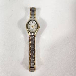 lot 33 image: Womans Elgin GoldSilver Wrist Watch Small Gem Excellent Condition Running