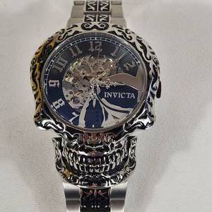 lot 40 image: Mens NEW INVICTA Silver Skull Blue Face Wrist Watch Model #31907 Automatic MRSP $599