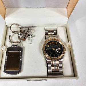 lot 59 image: Mens Waltham SilverGold Black Face Wrist Watch With Key Chain Wam 019A Great Condition
