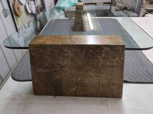 lot 8 image: UNIQUE OVERSIZED COFFEE TABLE