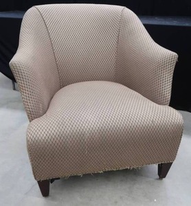 lot 9 image: CLUB CHAIR