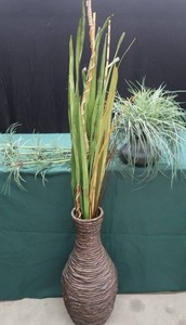 lot 36 image: DECOR