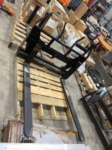 lot 6007 image: Wheel Loader Forks, 2 Ton Capacity