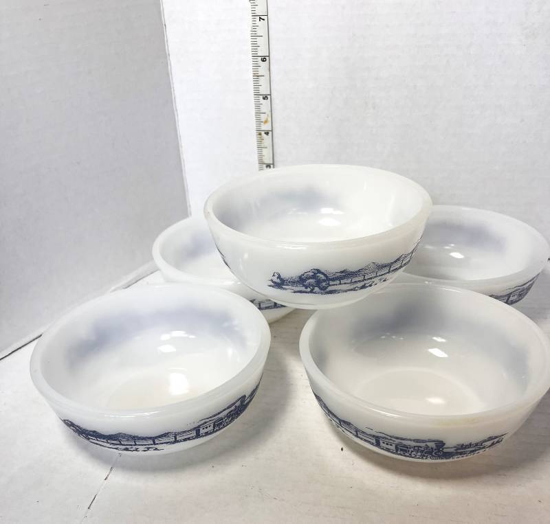 lot 60 image: Set of Vintage Glasbake Currier & Ives Locomotive Train Bowls
