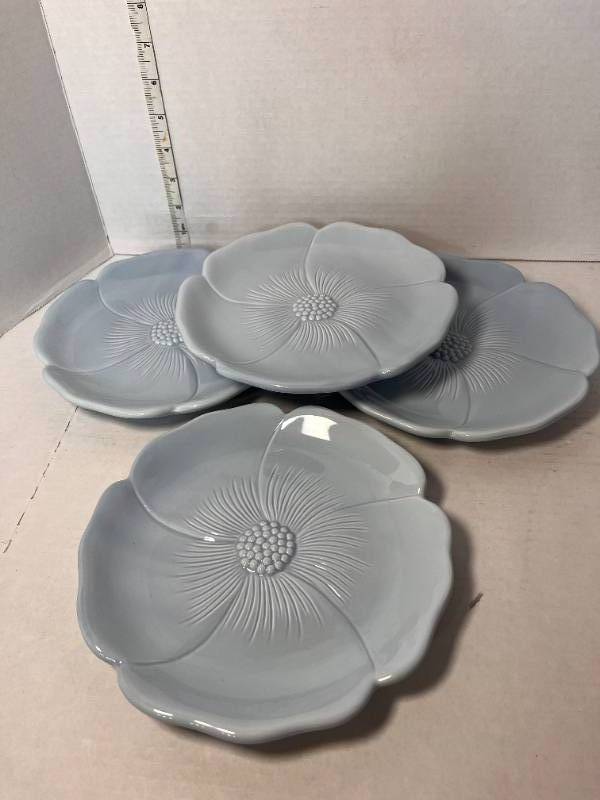 lot 83 image: Set of Enesco  Corn Flower Country Gate Plates