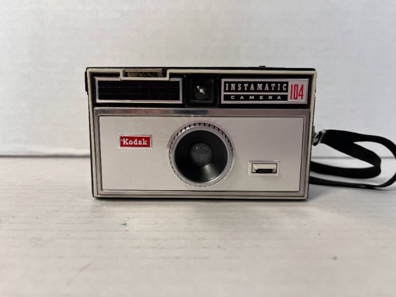 lot 88 image: 1960s Instamatic 104 Kodak Camera
