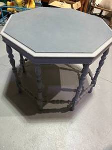lot 4 image: Vintage Octagon Table