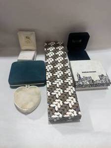 lot 40 image: Lot of Empty Jewelry Boxes