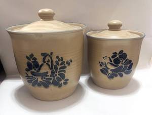 lot 41 image: Pair of Pfaltzgraff Canisters Folk-art Pattern