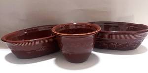 lot 47 image: Set of 3 Genuine Oven Serve Pieces