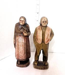 lot 72 image: Vintage set of Judaica Syroco Wood Figurines Jewish Man and Woman 1930s