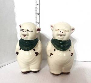 lot 62 image: Pair of Vintage Shawnee Pig Salt and Peppers Green Neckerchief