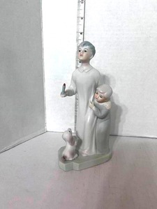 lot 76 image: Vintage World Gift Bisque Hand Painted Figurine