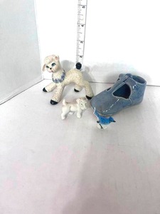 lot 77 image: Vintage Lamb, Baby Shoe, Blue Jay and Puppy Figurines