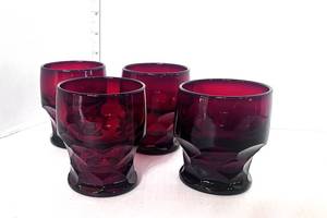 lot 106 image: Vintage Depression Ruby Red Tumblers