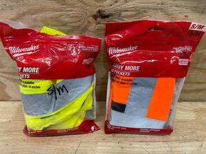 lot 68 image: Lot of 2 - SmallMedium Milwaukee Reflector Vests