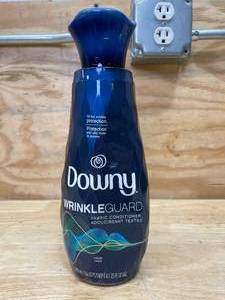 lot 93 image: Downy Wrinkle Guard Fabric Conditioner