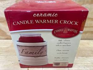 lot 125 image: Ceramic Candle Warmer Crock Candle Warmers Etc.